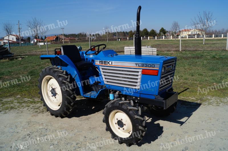 Iseki TL 2300 J̌apanski kompaktni traktor