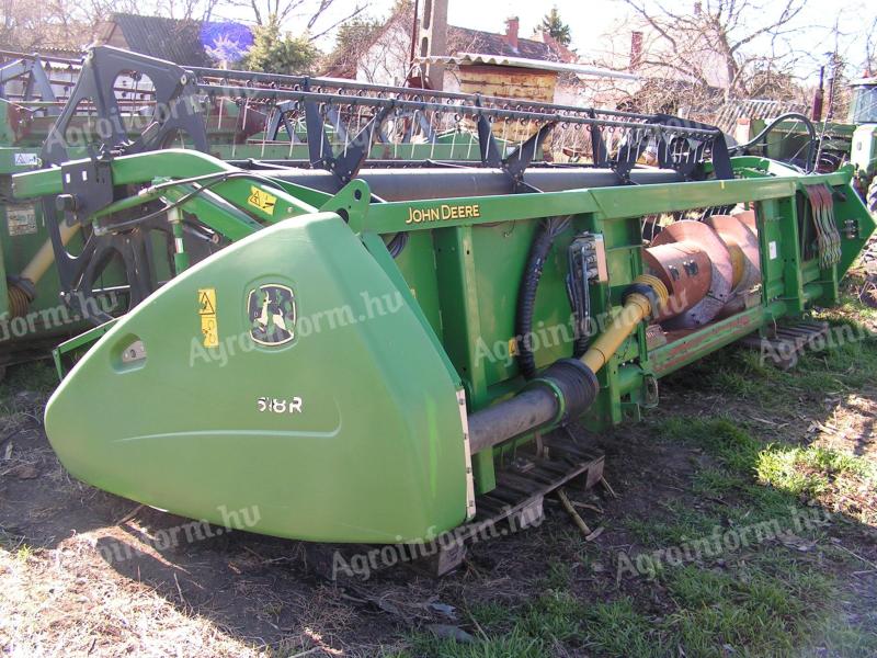 John Deere 618R grain table