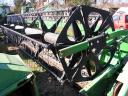 John Deere 618R grain table