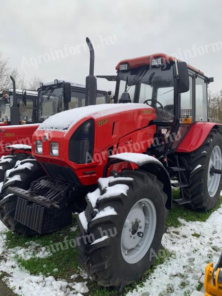 MTZ-1221.3 traktor