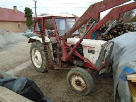 Traktor, homlokrakodós traktor