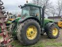 John Deere 8520