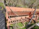Semănătoare de cereale cu 32 de rânduri Lajta