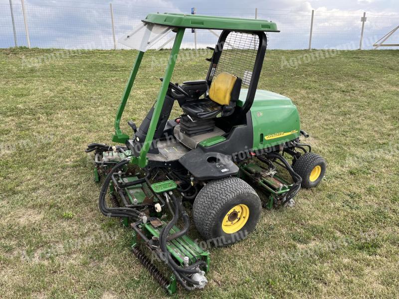 Fűnyíró traktor John Deere 3235C Hidrohajtás,  tempomat
