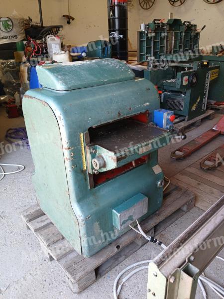 Thickness planer, thicknessing planer