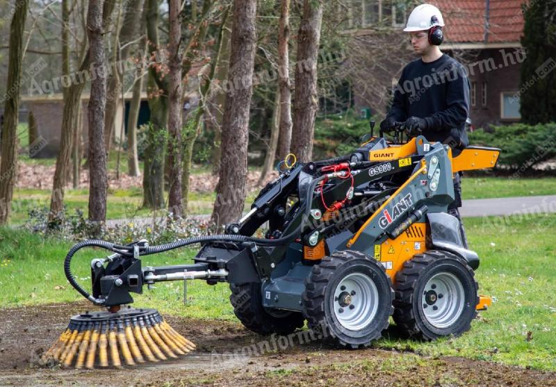 Smykem řízený nakladač Giant 20-25 HP / Giant GS800-GS900