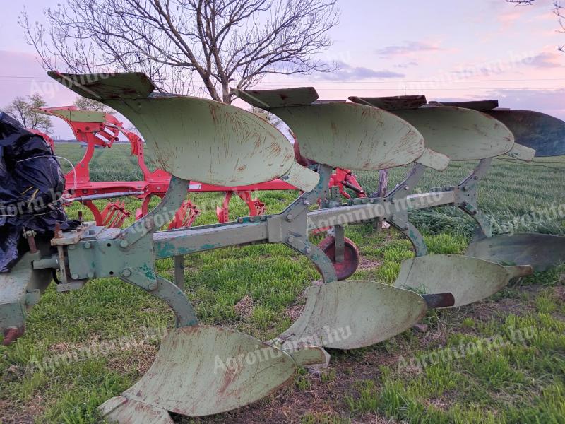 Alternate-swivel plough