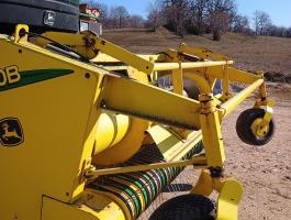 John Deere 630B rendfelszedő