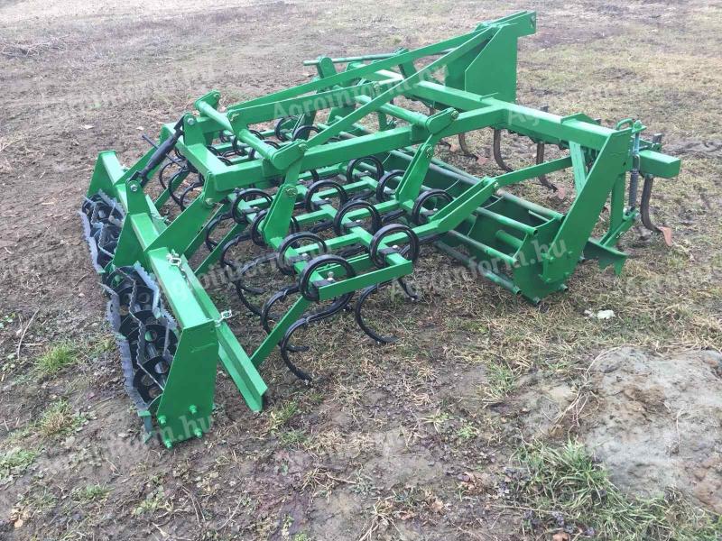 Arable cultivator compactor