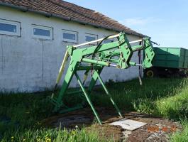 John Deere homlokrakodó