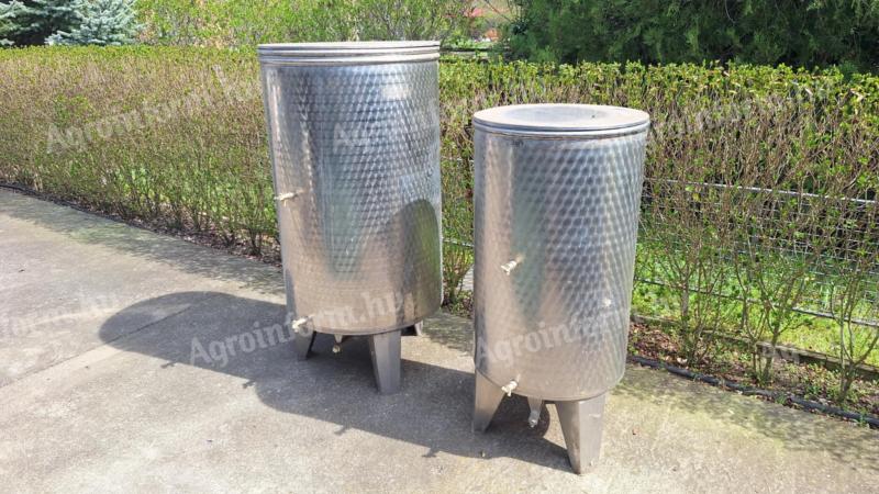 Rustproof steel tank