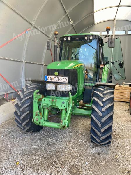 John Deere 6820 TLS nové pneumatiky, Cat 3, librová hydraulika, tovární stav