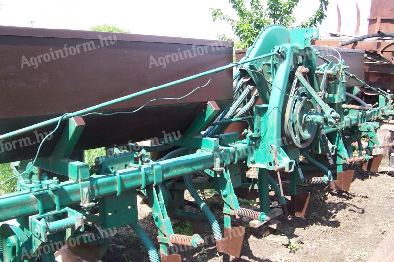 SPC maize seed drill with 6 row fertiliser spreader