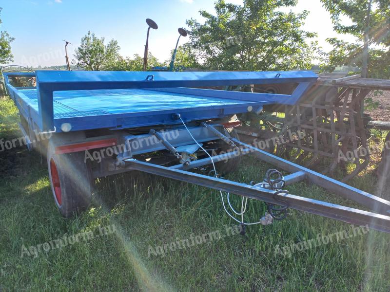 Přívěs na přepravu balíků Agromachine