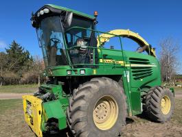 John Deere 7450 silózó
