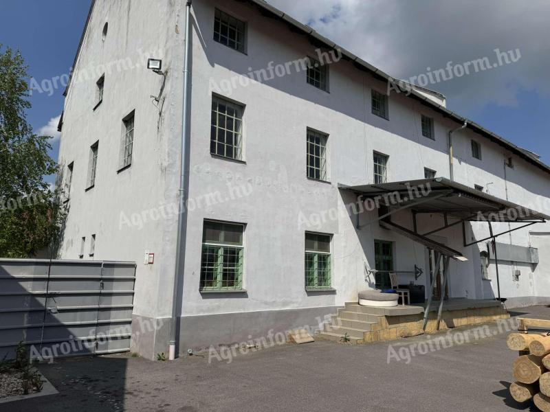 Mieten einer Mühle mit Technologie oder für andere Zwecke: Lager, Fabrik, jede Industrieanlage