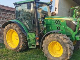 John Deere 6115 R traktor