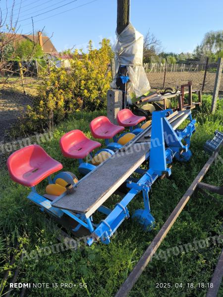 4 row planter with leaves