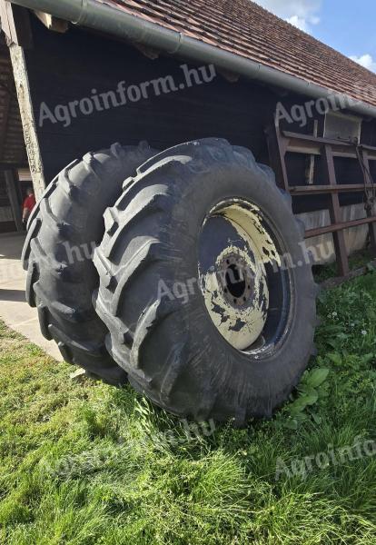 Dvoukolový Zetor Super 16245
