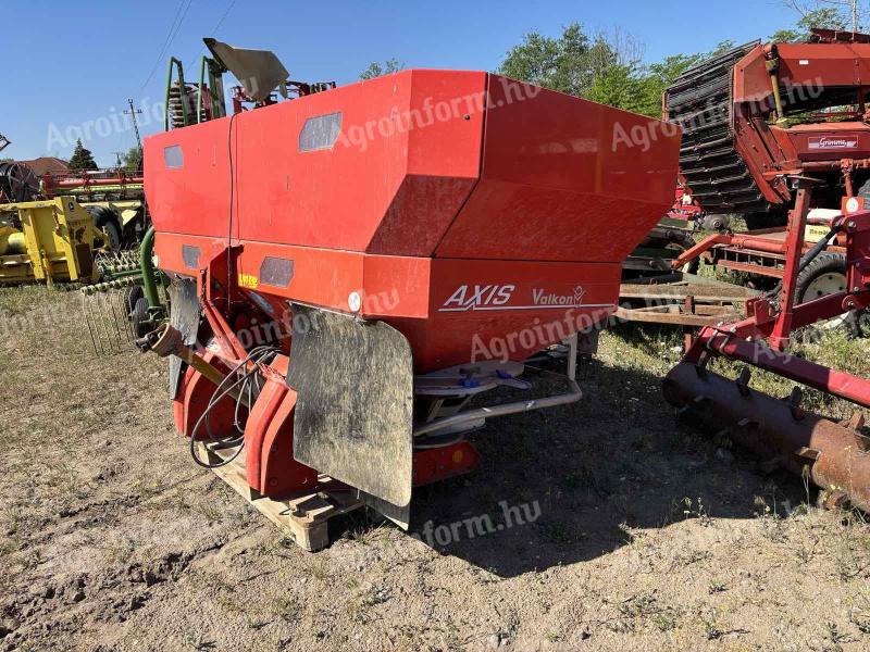 Rauch Axis 30.1 fertilizer spreader like new