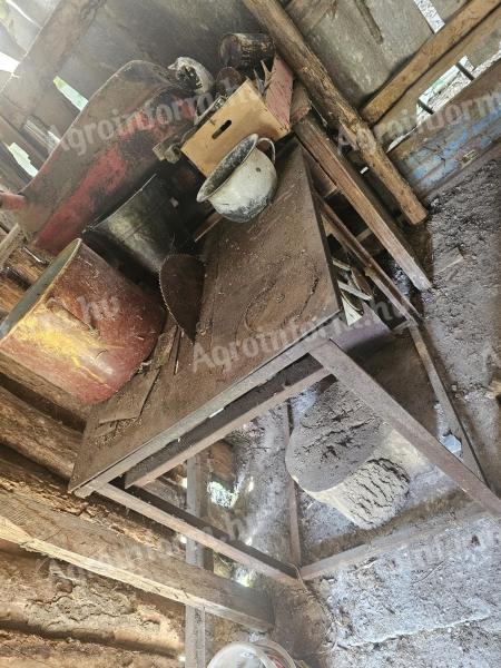 Table 380 V circular saw for sale