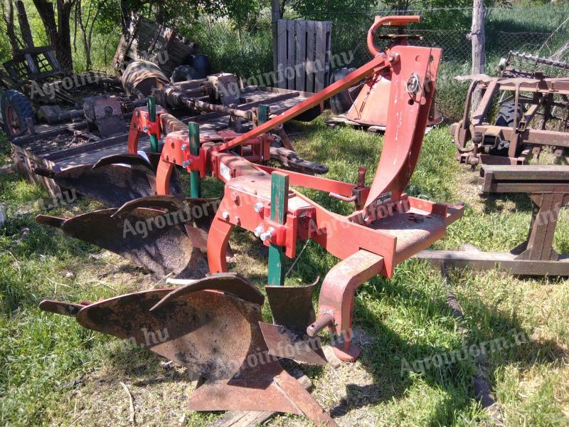 Vogel Noot 3 head plough for sale