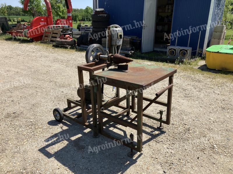 Conical splitter, splitting with electric motor