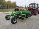 AGRIMETAL 2,75 M SEMI-TRAILED SHORT WHEEL WITH SPLINED ROLLERS - STOCK SWEEP ACTION