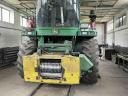 JD 7200 scarifier