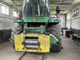 JD 7200 szecskázó