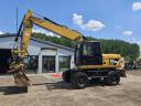 Bager na točkovima Caterpillar 3016D