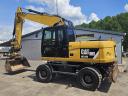 Bager na točkovima Caterpillar 3016D