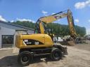 Bager na točkovima Caterpillar 3016D