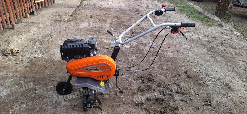 For sale an Oleo-Mac hoe