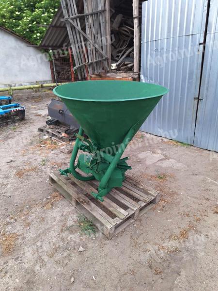 Fertiliser spreader 500 l