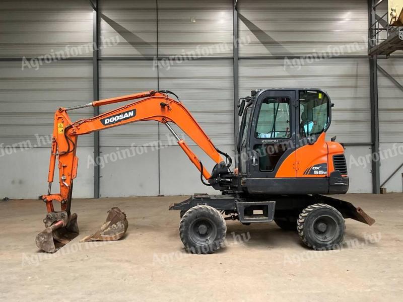 Doosan DX 55 W / 2011 / 5.110 hours / Leasing from 20%