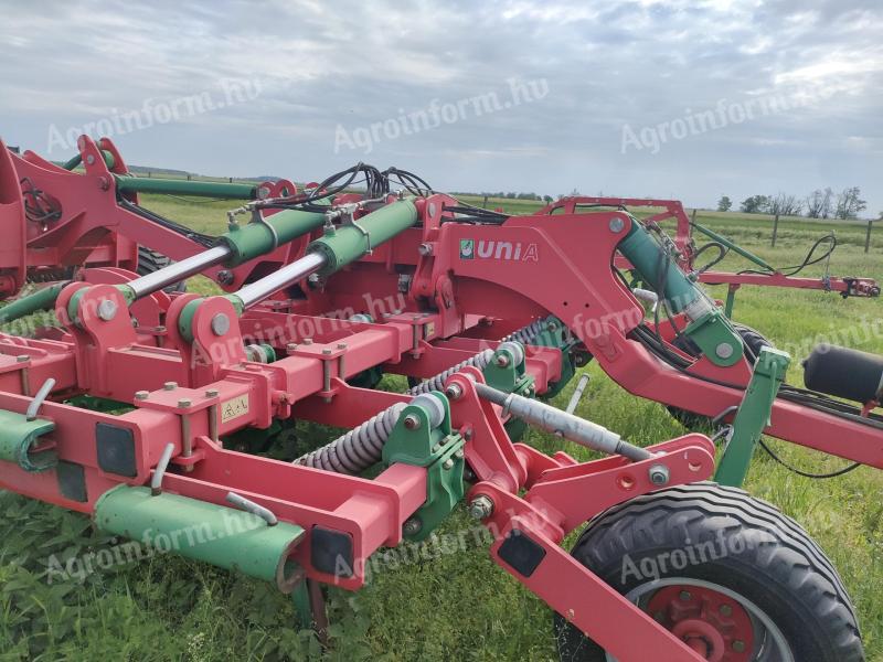 Unia Cross HP 5 grubber