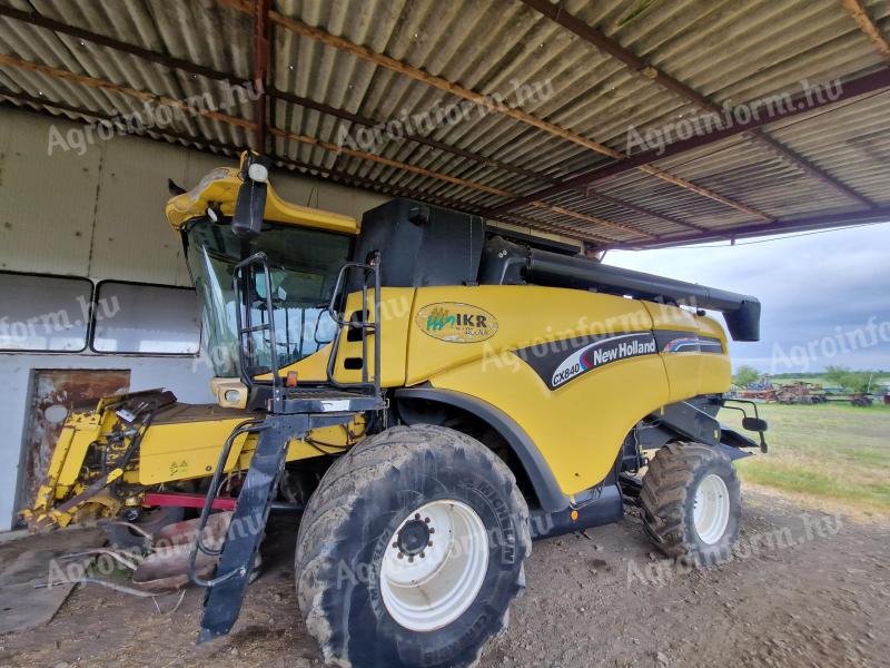 Kombajn New Holland CX840