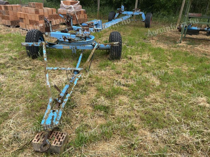 Cutting table trolley