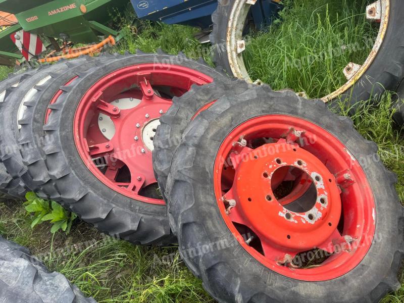 POMOCNÉ KOLESO, SADA KOLIES KULTIVÁTORA 9.5-44, 9.5-28 JOHN DEERE, CLAAS, FERGUSON atď.