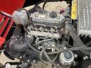 Prodaǰem traktor za travu sa predn̂im utovarivačem Snapper GT600 dizel sa više dodataka