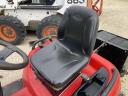 Prodaǰem traktor za travu sa predn̂im utovarivačem Snapper GT600 dizel sa više dodataka