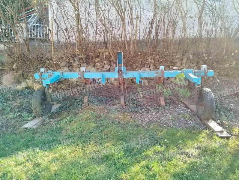 5 wagon mounted row cultivator