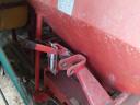 Fertilizer spreader