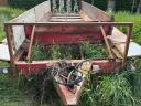 Service bed spreader, ball separator
