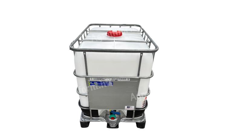 Schütz 640 litrů, umytá, plastová paleta, zesílená nádrž IBC