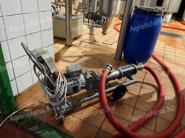 Wine making instrument