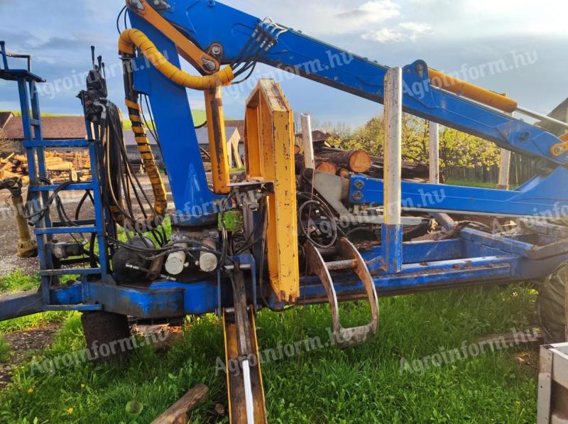 Forestry self-loading trailer