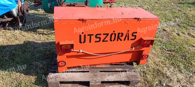 Precision salt/fertiliser spreader (3 points suspended)