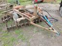 Towed "V" disc